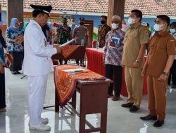 Kades Susanto Melantik dan Mengambil Sumpah Jabatan Dua Perangkat Desa Gunungsari