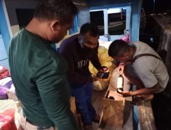 Petugas Satpolair Polres Situbondo, Gagalkan Pengiriman Puluhan Botol Miras ke Pulau Sepudi Melalui Pelabuhan Kalbut