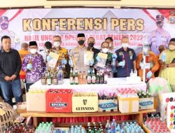 Ratusan Botol Miras Disita dalam Operasi Pekat, Kapolres Situbondo AKBP Andi Sinjaya Ciptakan Situbondo Aman Selama Bulan Suci Ramadhan