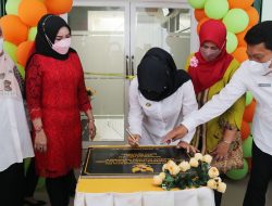 Bupati Ikfina Didampingi Kadis Koperasi dan UMKM Resmikan Kopwan Bina Mandiri  Pohkecik Dlanggu