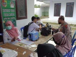 Kapolsek Mumbulsari AKP Subagyo SH, Pimpin Langsung Penyaluran BLT-DD Desa Lengkong