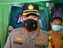 Kapolresta Sidoarjo Tinjau Vaksinasi Booster di Kampung Ramadhan di Alun – Alun