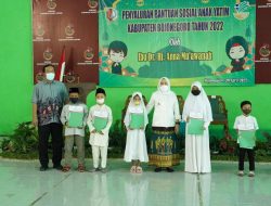 Bupati Bojonegoro Serahkan Bansos Kepada 412 Anak Yatim