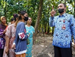 Tangis Haru Fia Pecah Saat Pilih Sekolah yang Dibiayai Bupati Kediri