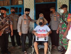 Tak Henti Berbagi, Kapolresta Mojokerto Laksanakan Program Jubah Bantu Warga Kurang Mampu