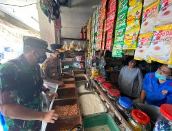 Kapolres Jember Bersama Dandim Sidak Harga Minyak Goreng di Pasar Tradisional