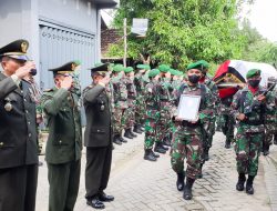 Pimpin Upacara Pemakaman Jenazah Anggota TNI, Dandim Bojonegoro : Tunai Sudah Janji Bhakti