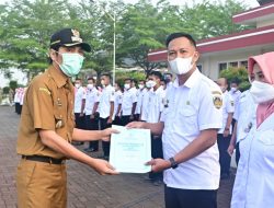 Bupati Madiun Kaji Mbing Serahkan SK PPPK untuk 230 Guru di Kabupaten Madiun