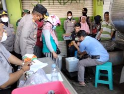 OPERASI PASAR MINYAK GORENG CURAH di SIDOARJO