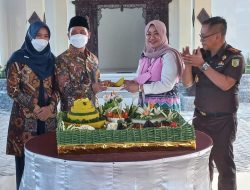 Tasyakuran Rumdin Wabup Gus Barra Diwarnai Santunan Anak Yatim, Potong Tumpeng dan  Hiburan Musik