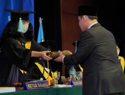 Gus Barra Putra Romo Yai Asep Berhasil Meraih Gelar Doktor dengan Predikat Nilai Sangat Memuaskan dari Universitas Padjadjaran