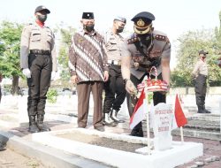 Menjelang Hari Bhayangkara ke-76, Polresta Sidoarjo Ziarah dan Tabur bunga di Makam Pahlawan