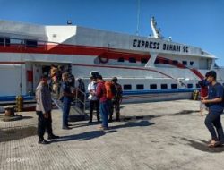 Personil Polsek Kalianget Amankan Keberangkatan Kapal Exspress 9C Di Pelabuhan Kalianget
