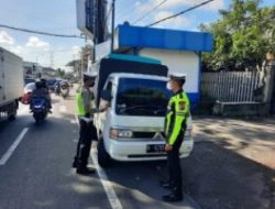 Polres Batu Lakukan Penyekatan Mobilitas Hewan Ternak di Pos Simpang 3 Pendem