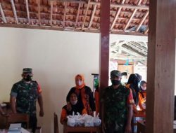 Babinsa Nadi Tampil Berikan Pendampingan Petugas Kesehatan Laksanakan Posyandu dan Sweeping Imunisasi