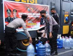 Tiga RW di Gebang Mengalami Krisis Air Bersih, Polres Jember dan Kodim 0824 Berikan Bantuan