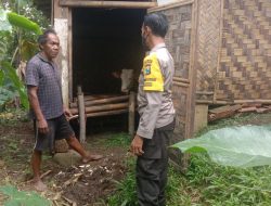Bhabinkamtibmas Darungan Polsek Tanggul Cek dan Kontrol Kesehatan Hewan Ternak Warganya