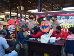 Kapolresta Sidoarjo Tinjau Gerai Vaksin Mobile di Terminal Purabaya