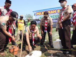 Lengkapi Sarana, Wakil Bupati Sidoarjo Letakkan Batu Pertama Pembangunan Musholla Bumi Perkemahan Tanjek Wagir