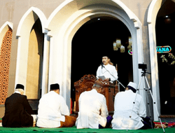 Sholat Idul Adha di Masjid Besar Juwana, Bupati Singgung Proses Pembangunan Jembatan
