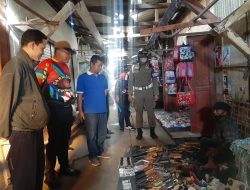 Tinjau Pasar Ngebruk Disela Gowes Bareng Keluarga Besar Garnisun III Surabaya