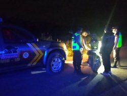 Antisipasi Gangguan Kamtibmas, Polsek Praya Barat Daya Gelar Patroli Malam