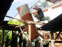 Sambut Hari Kemerdekaan RI ke- 77, Kodim Bojonegoro Bedah Rumah Warga