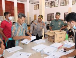 Kapolres Loteng Bersama Dandim Cek Pelipatan Surat Suara Pilkades 2022