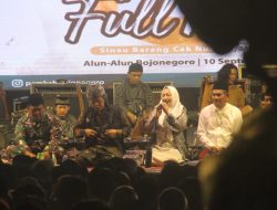 Berburu Berkah Sinau Bareng Cak Nun, Bupati Anna: Mari Menghayati Ilmu yang Diberikan untuk Hidup Kita 