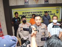 Kapolsek Lubuk Baja Gelar Konferensi Pers Ungkap Pelaku Curat yang Terjadi di Winsor Kec. Lubuk Baja – Kota Batam