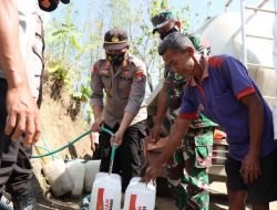 Kapolres Ponorogo Berikan Bantuan Air Bersih untuk Masyarakat Terdampak Kekeringan