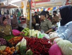 Pj Bupati Batang Tinjau Harga Komoditas Bahan Pokok Mulai Alami Kenaikan