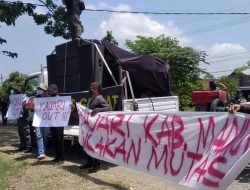 Kasus Korupsi Jalan di Tempat, Massa Kembali Turun ke Jalan Datangi Kejaksaan Negeri Kabupaten Madiun
