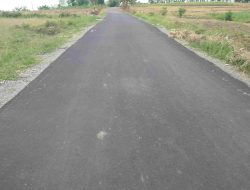 Realisakain Anggaran BKKD, Pemdes Mojorejo Kecamatan Kedungadem Tingkatkan Kualitas Jalan Poros Desa