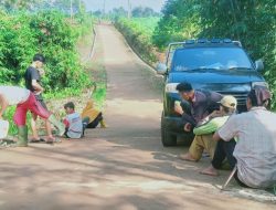 Lestarikan Kearifan Lokal, Pemdes Ujan Mas Gelar Gotong Royong dan Bersih Bersih Bersama