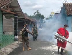 Gandeng Dinas Kesehatan, Polres Bojonegoro dan Kodim 0813 Bojonegoro Gelar Fogging Serentak