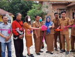 Pemdes Negeri Ratu Resmikan Pembukaan Badan Jalan dan Onderlah