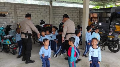 Dikunjungi Anak TK, Polsek Kepil Kenalkan Lingkungan Mapolsek