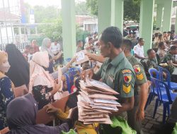 Tasyakuran HUT ke-77 TNI, Koramil Dander Bojonegoro Gelar Komsos dengan Kommas dan Bakti Sosial