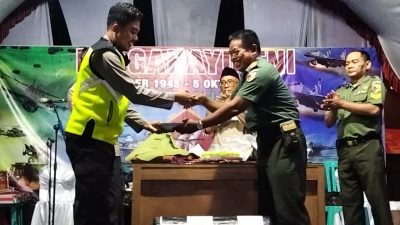 HUT TNI ke-77, Koramil 03/Balen Kodim 0813/Bojonegoro Komsos dengan Komponen Masyarakat