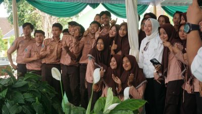 Literasi Digital di SMAN 1 Dander, Bupati Anna: Gunakan Gawai Sesuai Manfaat