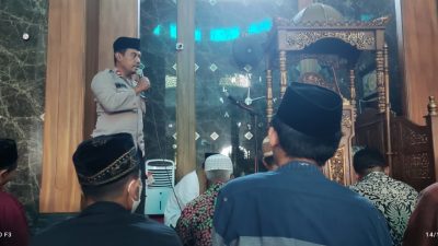 Safari Jumat, Kapolsek Balongbendo Sampaikan Pesan Kamtibmas ke Jamaah