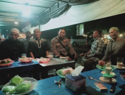 Kapolsek Dolopo Cangkrukan dengan Pengurus Kampung Pesilat, PSHT, PSHW dan Pagar Nusa