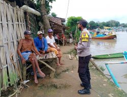 Bhabinkamtibmas Desa Puger Wetan Lakukan Binluh dan Pemetaan di Permukiman Warga Bantaran Sungai Bedadung