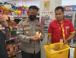 Polres Lampura Bersama Dinkes Monitoring Larangan Penjualan Obat Sirup di Apotek
