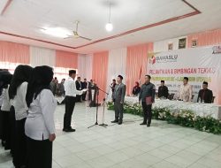 69 Anggota Panwascam Se-Lampura Resmi Dilantik