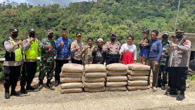 Program Bantuan Sosial Berupa Semen oleh Polres Wonogiri  Kepada Korban Tanah Longsor