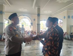 Jum’at Berkah, Kapolres Lotim Bersilaturrahmi ke Para Tokoh di Desa Bagik Papan