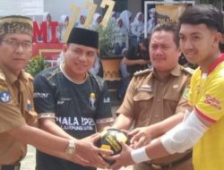 Rangkaian Turnamen Futsal, Ketua DPRD Lampura Kunjungi SMU Negeri 01 Kota Bumi