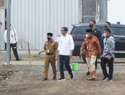 Presiden Jokowi Datang ke Mojokerto Langsung Disambut Gus Barra, Resmikan PT. Bioetanol dan Tinjau Lahan Pertanian Tebu